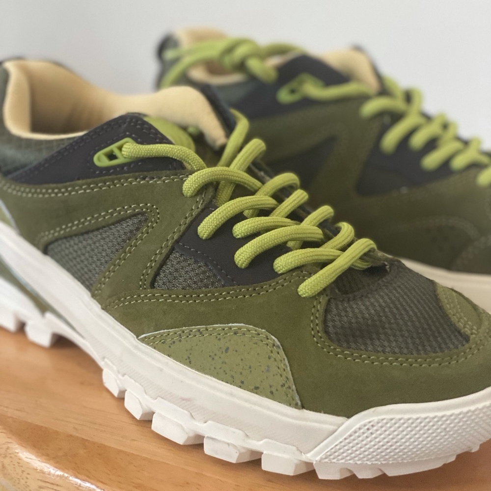 VANS SIZE 9 TRAILHEAD